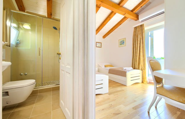 Tranquil Getaway Polje Villa With Pool - Foto 2