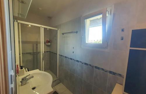 Maison confortable à Carcassonne avec jardin privé - Foto 8