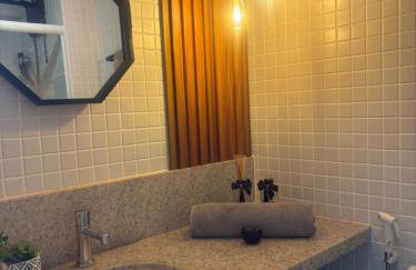 Studio na Orla de Salvador com piscina e garagem - Foto 2