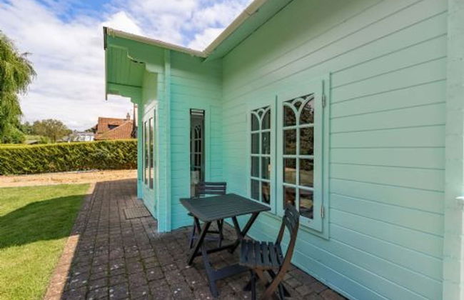 Host Stay Violet Lodge - Photo 5