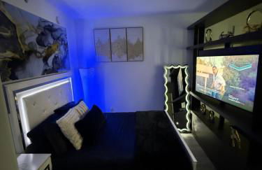 Miami Downtown Brickell Penthouse Studio With Breathtaking Views - Photo 6