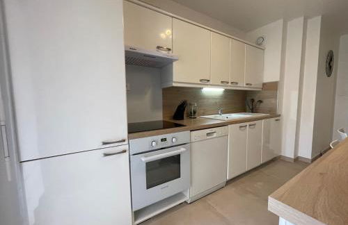 Domaine D'Ahmosis, modern 2 bedrooms refurbished apartment, f3 moderne fraichement rénové - Foto 16