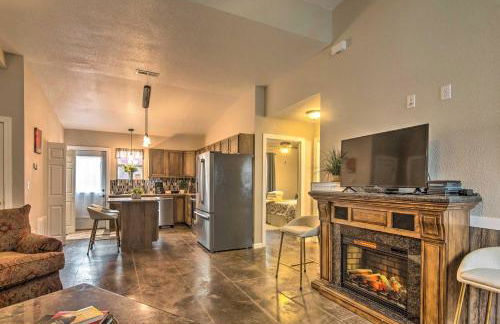 St Charles Hilltop Mansion with Mod Interior! - Foto 6