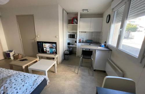 Studio 20m2 parking 4rue proudhon wifi rdcsureleve - Foto 5