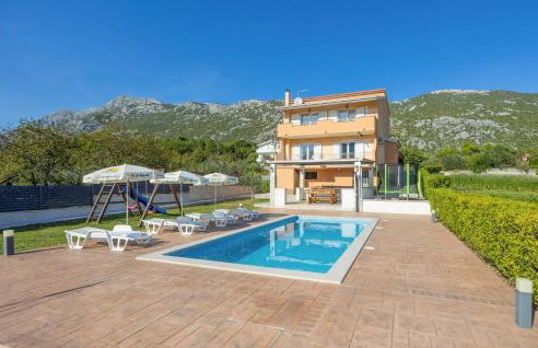 Three-Bedroom Apartment In Donja Ostrvica - Photo 1