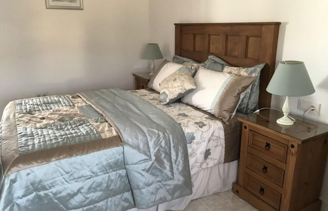 2 Bed-sleeps 4-mtn View-private Pool & Terrace - Photo 2