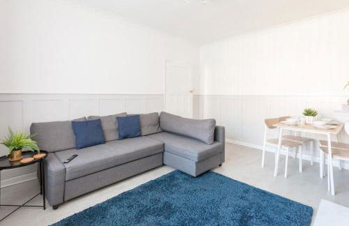 Warrington House, driveway parking & WiFi! - Foto 4