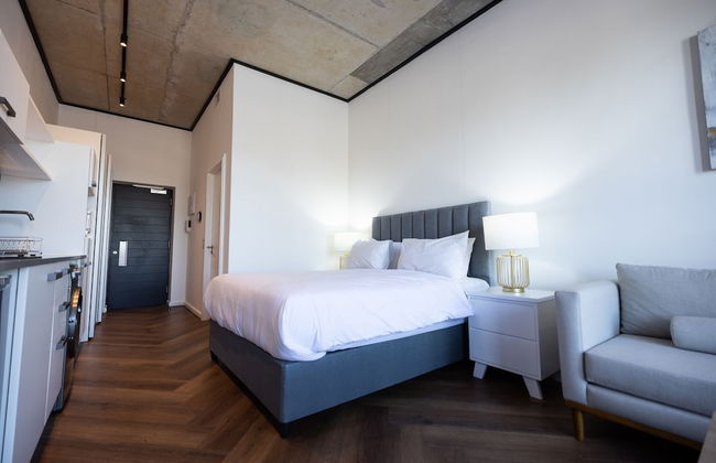 Bridgewater by Smart City Stays - Photo 4