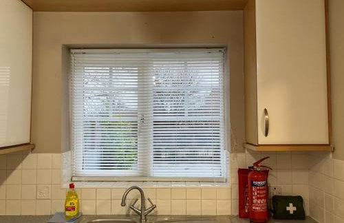 Spacious Home in Walsall with Parking & Garden - Foto 11