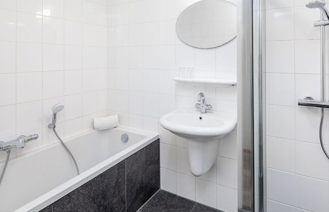 Restyled Villa Near the Beach - Photo 10