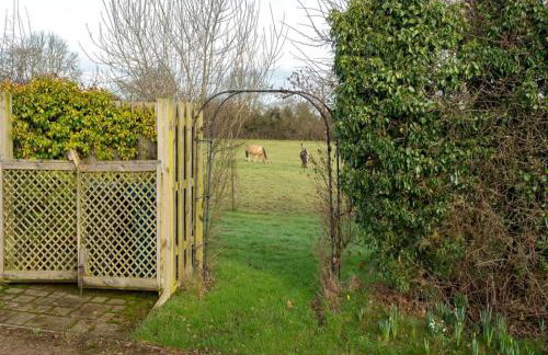 Tranquil Chilterns Farm Hideaway - Pass the Keys - Foto 17