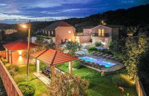 Nice Home In Sestanovac With Kitchen - Foto 9