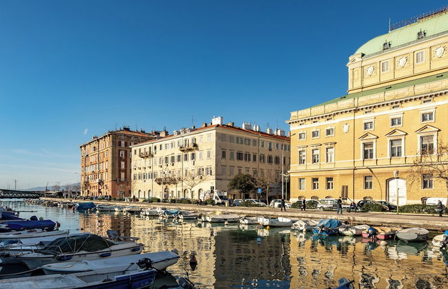 Rijeka City Vibes Apartment - Photo 18