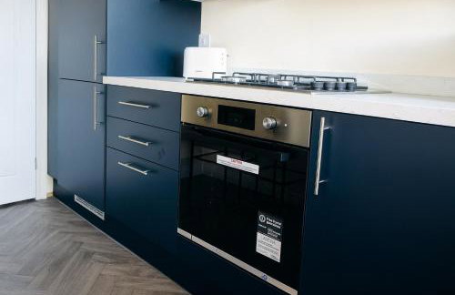 Manchester Stay Hub - 2BR with Free Parking, Near Airport & Attractions - Foto 20