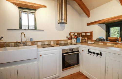 Coombe Barn - Photo 12