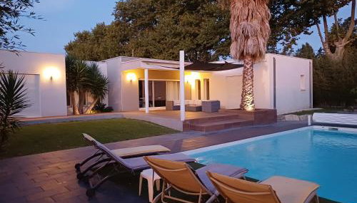 Villa d'architecte avec piscine chauffée, 4 chambres, à 30 mn Gruissan plage - Foto 1, Garden view