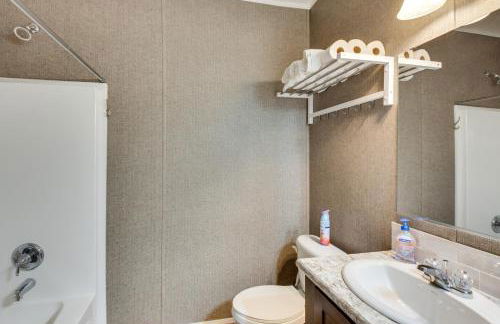 Spacious Tierra Amarilla Ranch House with Deck! - Foto 18