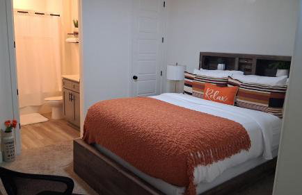 Modern 1BR Suite w AC Sleeps 3, NW Bakersfield - Photo 6