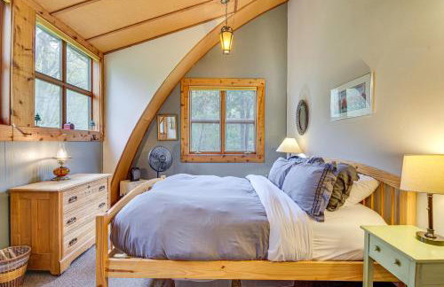 Riverfront Skykomish Cabin with Private Hot Tub! - Foto 15