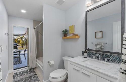 The Annabelle-- Bright 4 Bedroom Home, Heated Pool - Foto 36