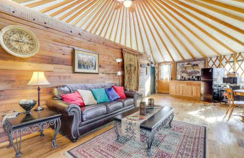 Glamping with Mountain Views! Newport Yurt Retreat! - Foto 5