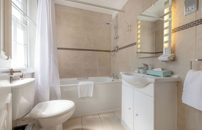 17 Hertford Street - Photo 25