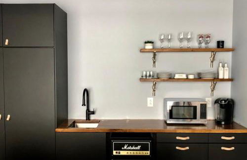 Luxury Lake Memphremagog Loft - 2 Bedrooms Water Views Firepit & Dock near Jay Peak - Foto 11