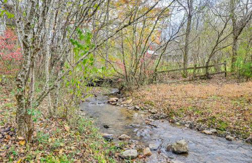 Cozy Couples Getaway with Hot Tub Fox Ridge Cabin - Foto 30