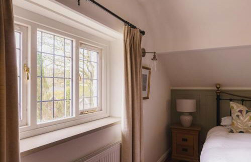 Half Way House, Clappersgate, sleeps 8 - Foto 27