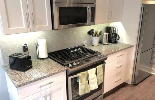 Stunning Logan Circle Apt - With Parking - Photo 6