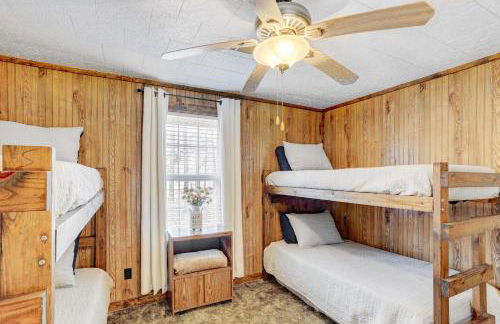 Heber Springs Cabin with Deck 3 Mi to Sugarloaf Mtn - Foto 17