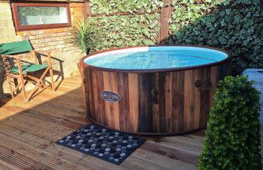 Spinnaker Barn, boutique, cute barn with hot tub - Foto 23