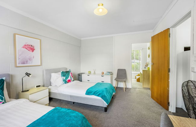 Inner City Retreat - WiFi - Netflix - Photo 10