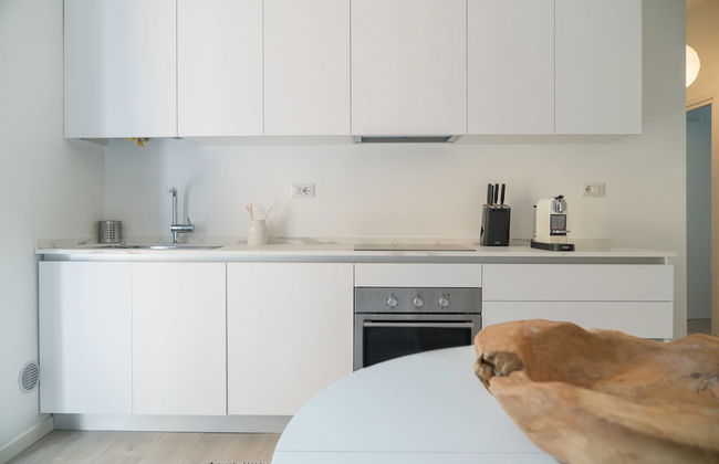 Charming Milanese Apartments - Photo 25