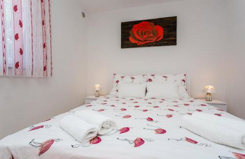 Apartment With A Private Swimming Pool, Garden & BBQ - Foto 24