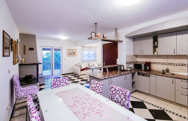 Holiday Home in Jasenice With Garden - Foto 11