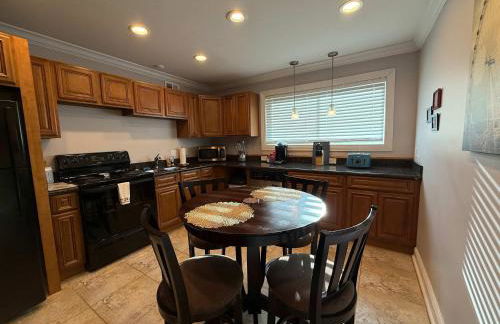 2 bedroom private apt & laundry - Foto 14