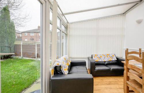 5-bedroom home in trendy Dibsbury area Manchester with parking - Foto 17