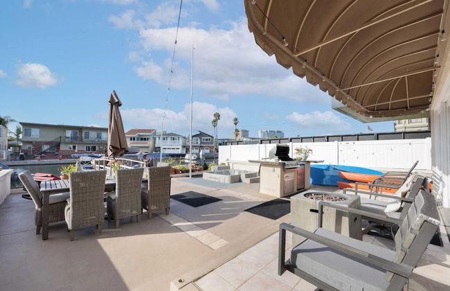 Canalfront Charmer by Avantstay Waterfront w/ Shared Dock + Hot Tub - Foto 33