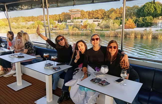 Paseo en barco por Sevilla con comida - Foto 6