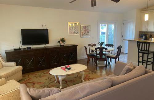 Modern, Upscale, and New Blue Bungalow in the heart of Downtown St Augustine - Foto 6