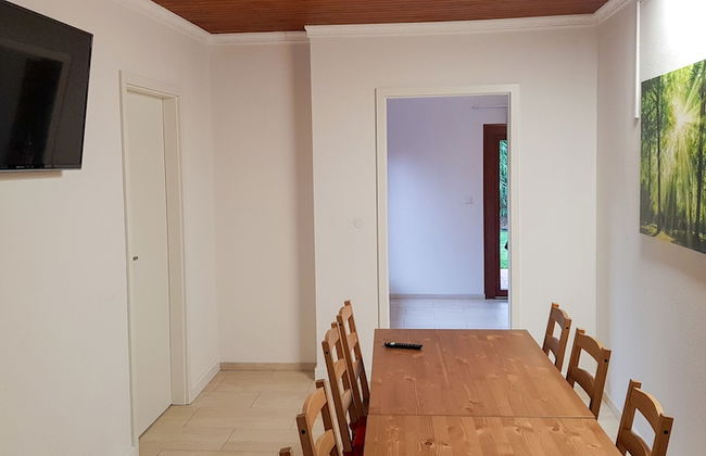 Tolstov-Hotels Beautiful Villa with Big Garden - Photo 28