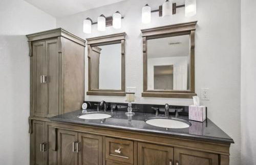 Rose Porch, Historic home on acre lot 25 min from Nashville - Photo 39