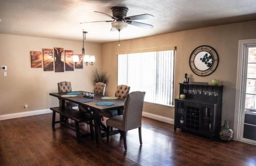 Pool! Quite, Private, remodeled home on the hill - Foto 28