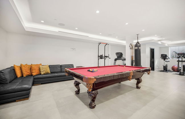 Zorada - Private Hollywood Hills Luxury With Endless Amenities and City Views - Photo 44