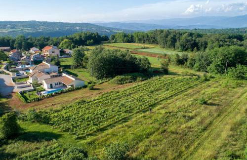 Rustical Stone house with pool - Foto 14