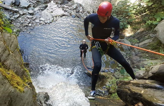 Discesa in corda doppia nel Canyon del Secreto e alla grotta del Mohán - Foto 2