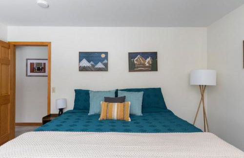 Smuggler's Notch Mountain House with hot tub & river - Foto 34