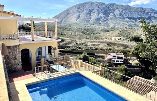 Chalet luminoso en Denia con piscina privada, Wi-Fi y parking - ES-373-20 - Photo 4