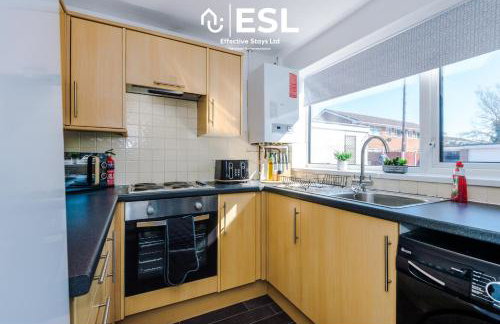 3 Bedroom House with Garden and Driveway Parking - Less than 10 Mins from Chester City Centre - Foto 6